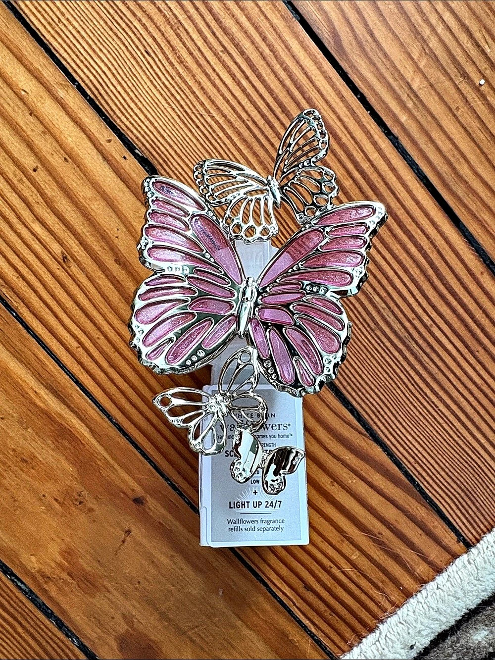 Wallflowers Butterfly White Barn Plug-In Scent Control